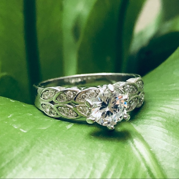 Sterling silver White Topaz Rings - Picture 6 of 8